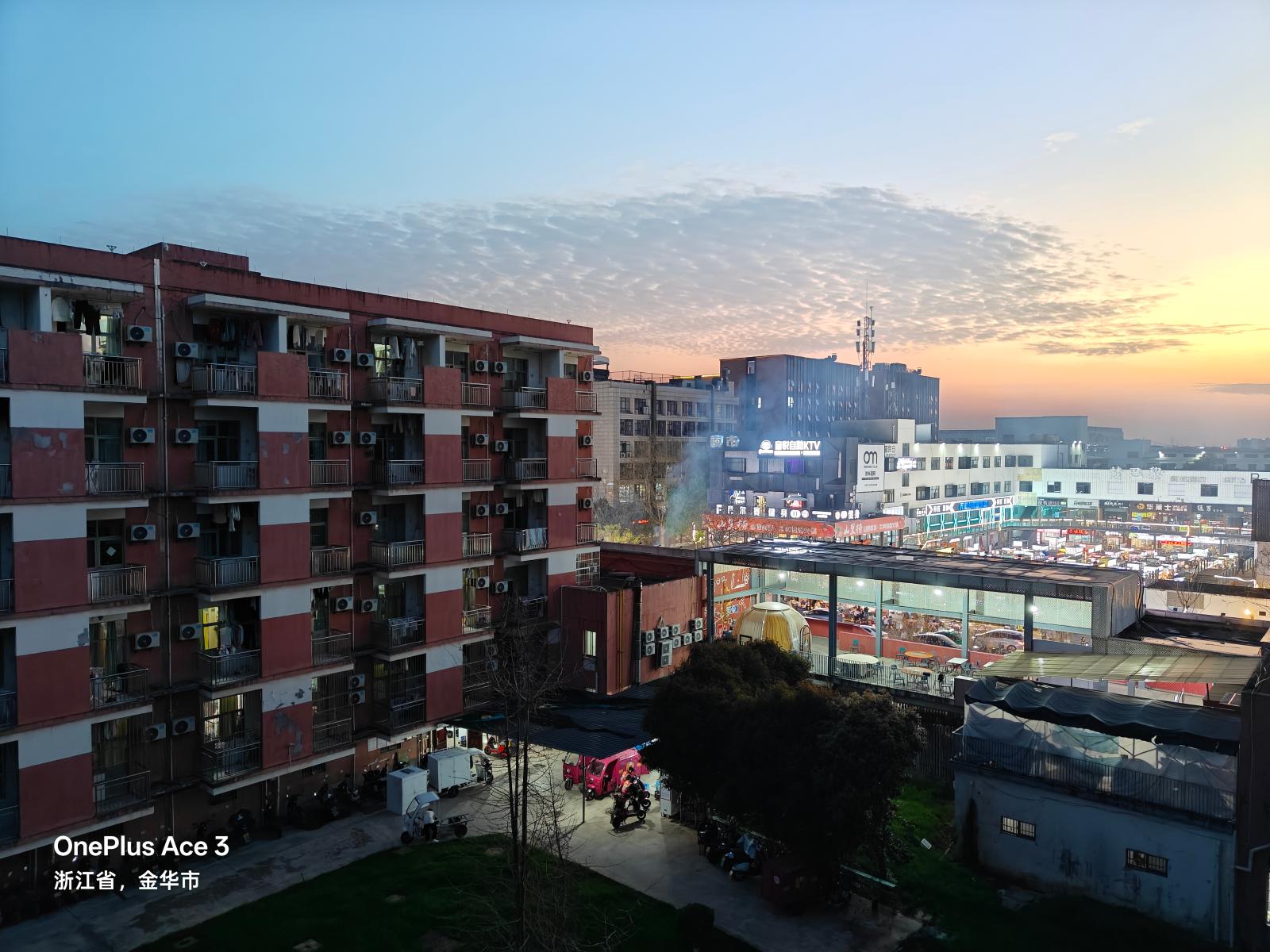 夜市夕阳